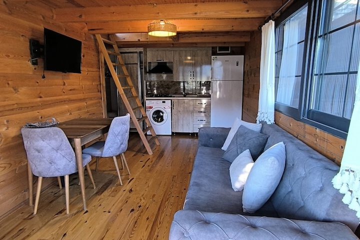 Room 14 of 22