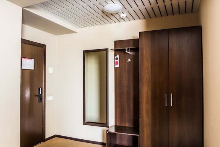 Room 25 of 151
