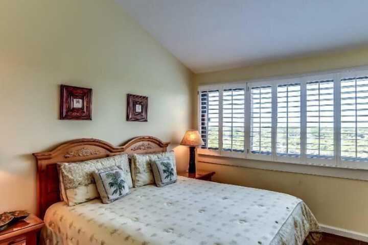 Room 5 of 25