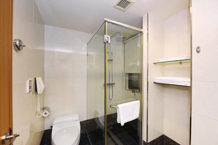 Room 15 of 29