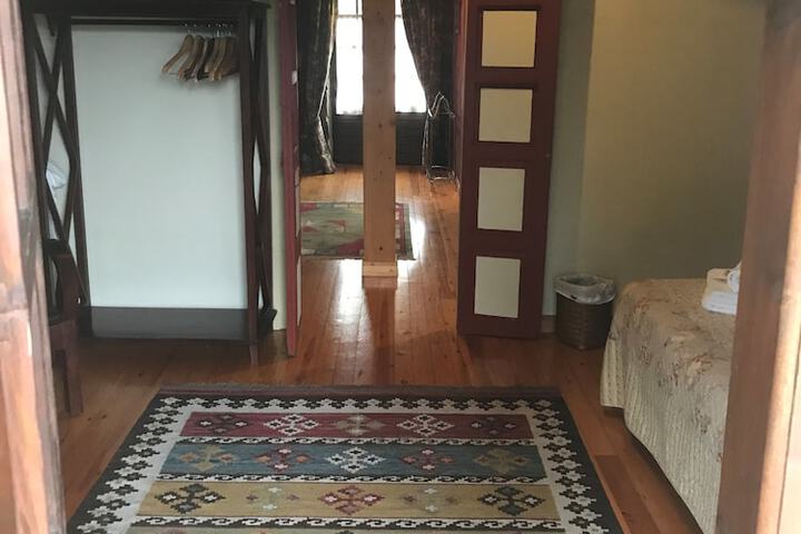 Room 9 of 36