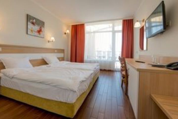 Room 48 of 106