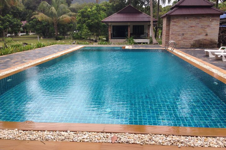Pools & Facilities