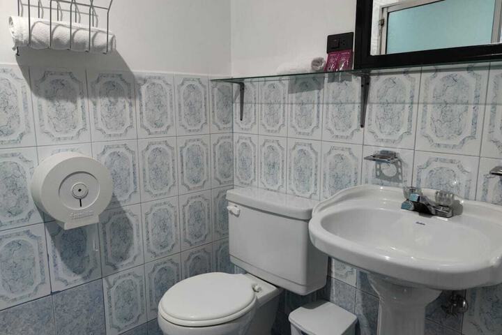 Room 17 of 32
