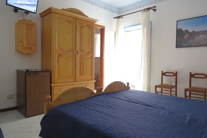 Room 34 of 107