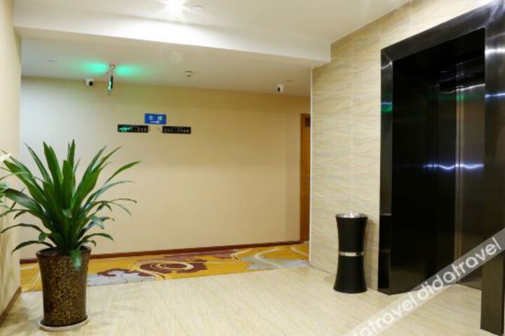 Hotel Interior 11 of 25