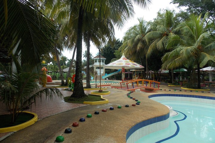 Pools & Facilities