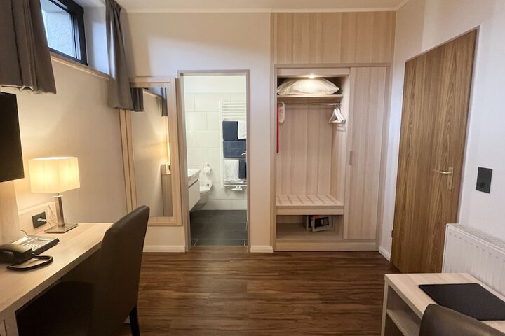 Room 35 of 92