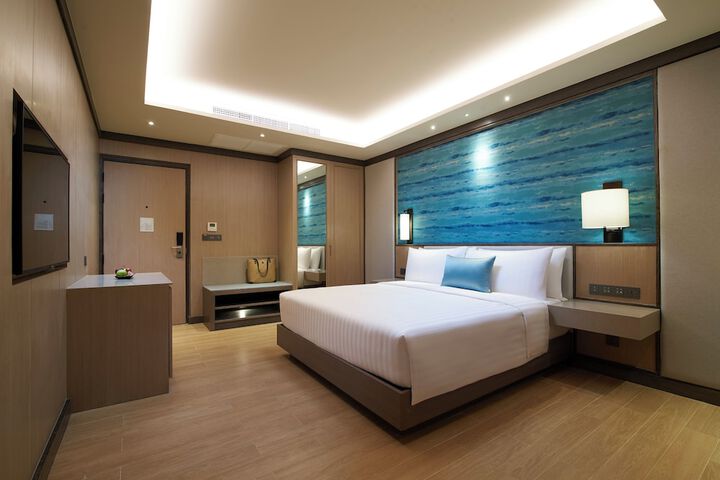 Room 12 of 73