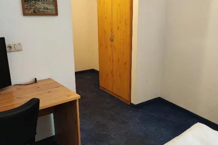 Room 3 of 13