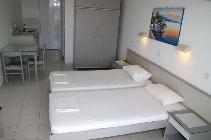 Room 5 of 32