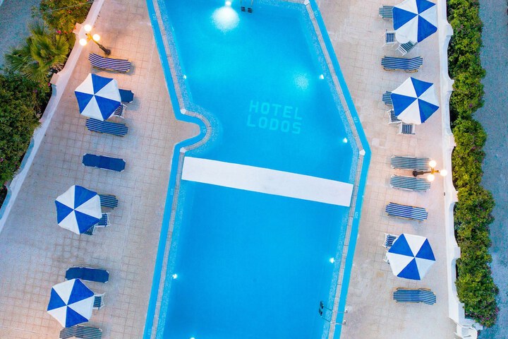 Hotel with Pool