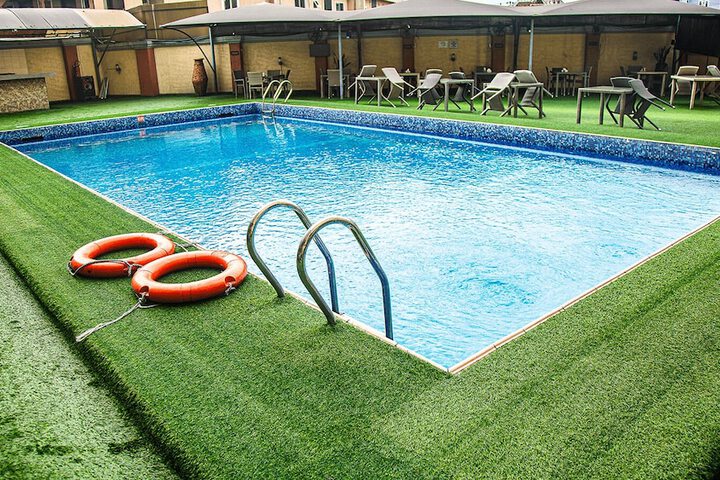 Pool 19 of 35