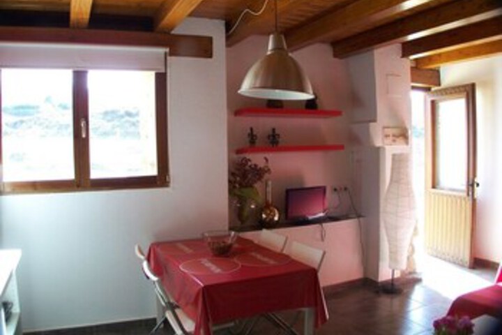 Room 5 of 6