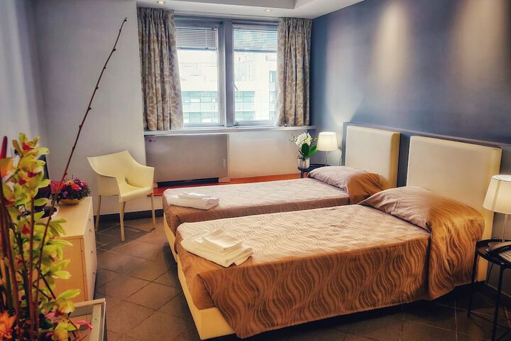 Room 20 of 28