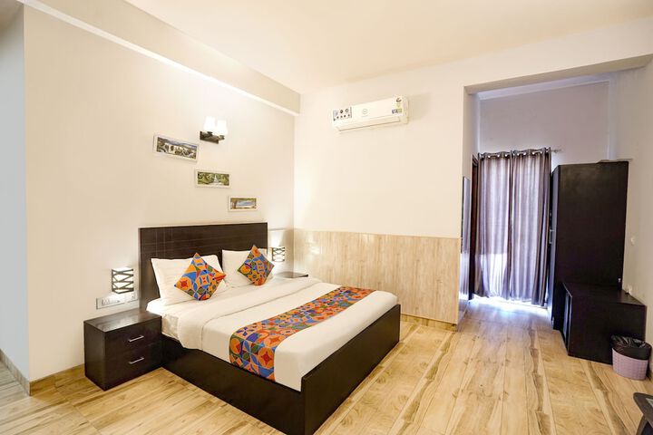 Room 8 of 30