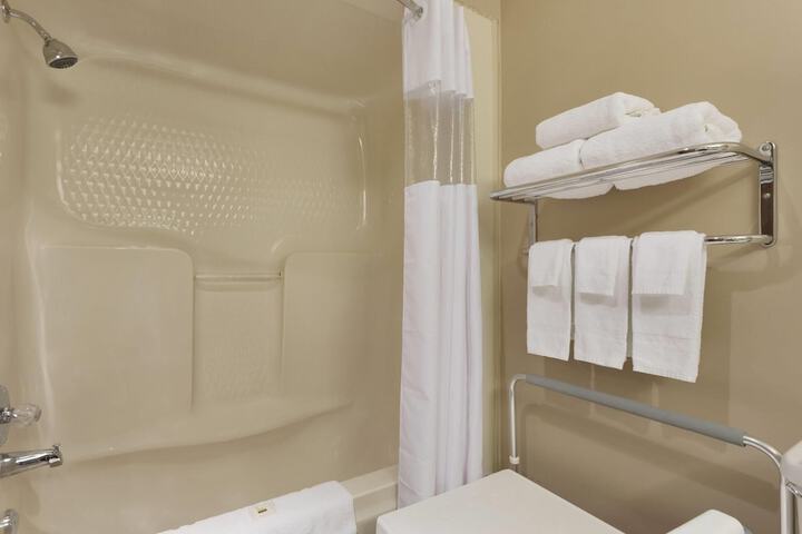 Room 13 of 16