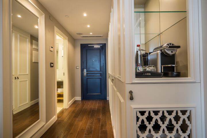 Room 10 of 49