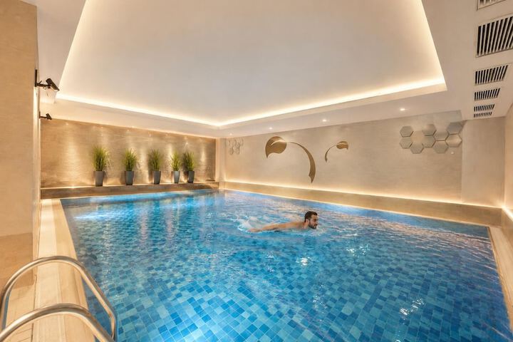 Hotel with Pool