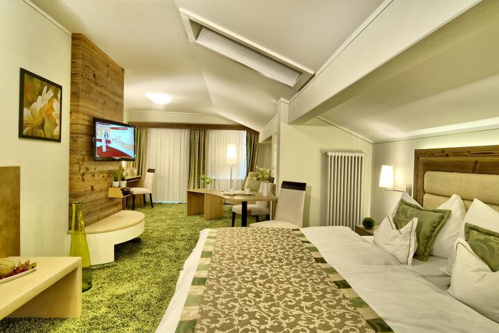 Room 4 of 53