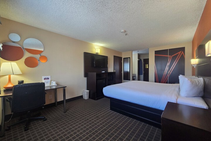 Room 7 of 27
