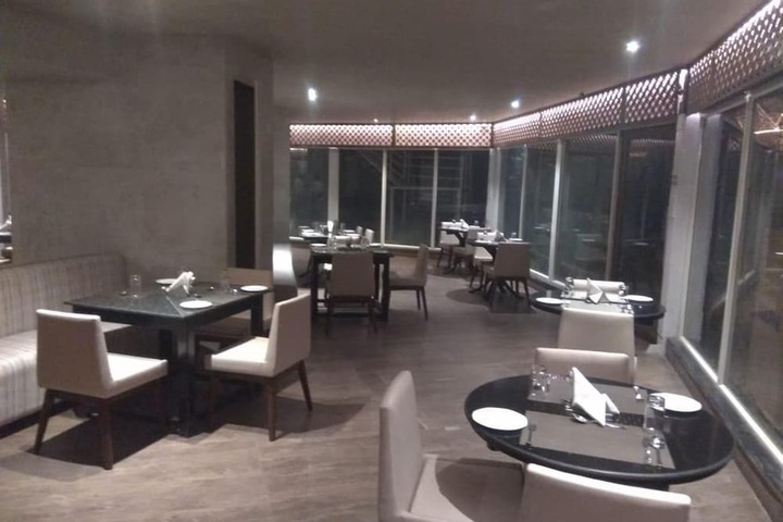 Dining 47 of 68