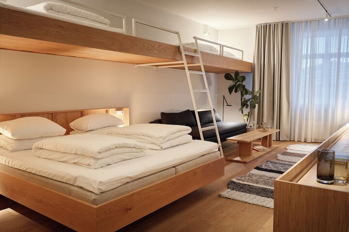 Room 15 of 62