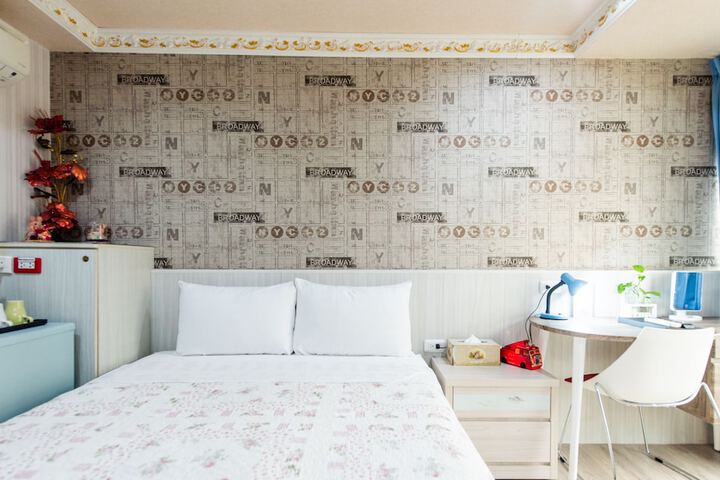 Room 19 of 79