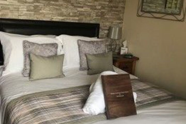 Hotel Suite Photo