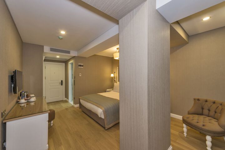 Room 26 of 44