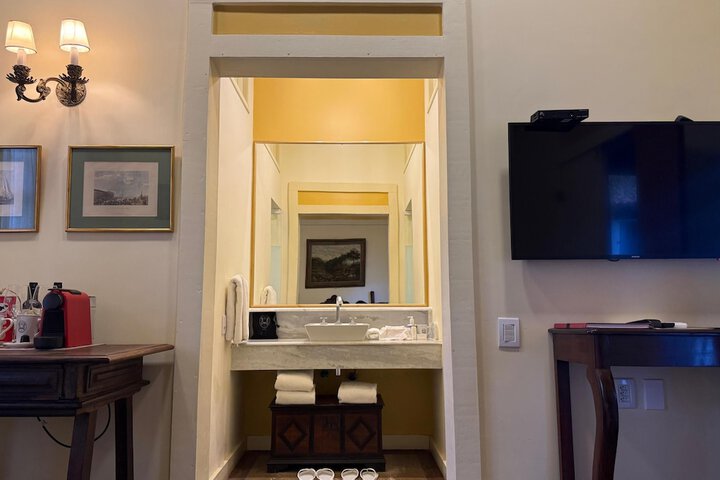 Room 38 of 48