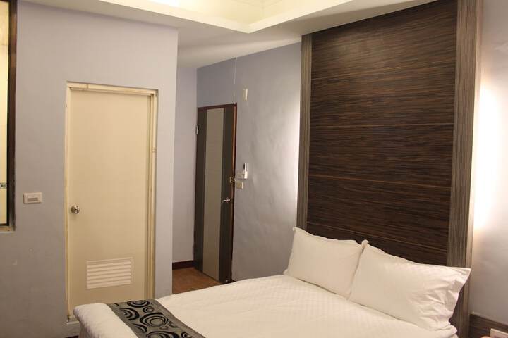 Room 7 of 91
