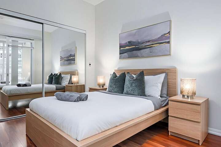 Room 30 of 319