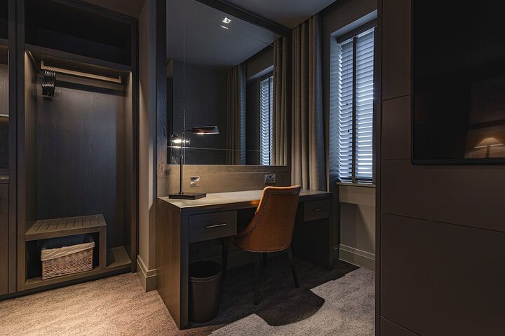 Room 20 of 132