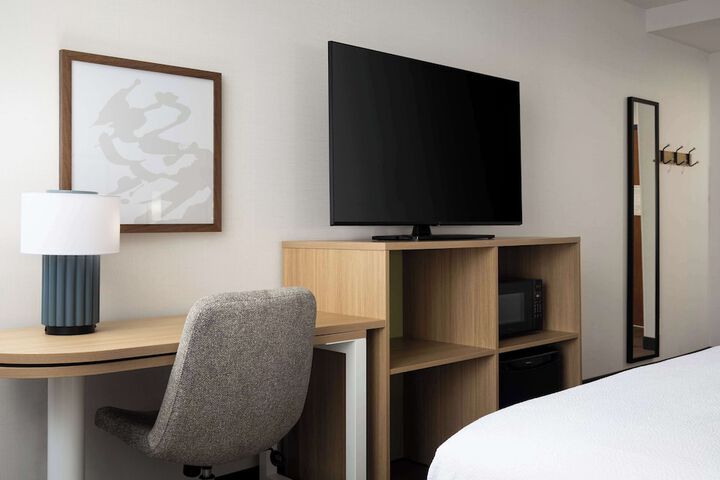 Room 10 of 34