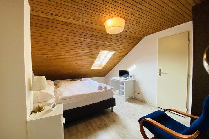 Room 21 of 37