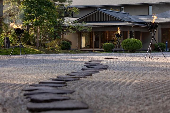 Hotel Entry