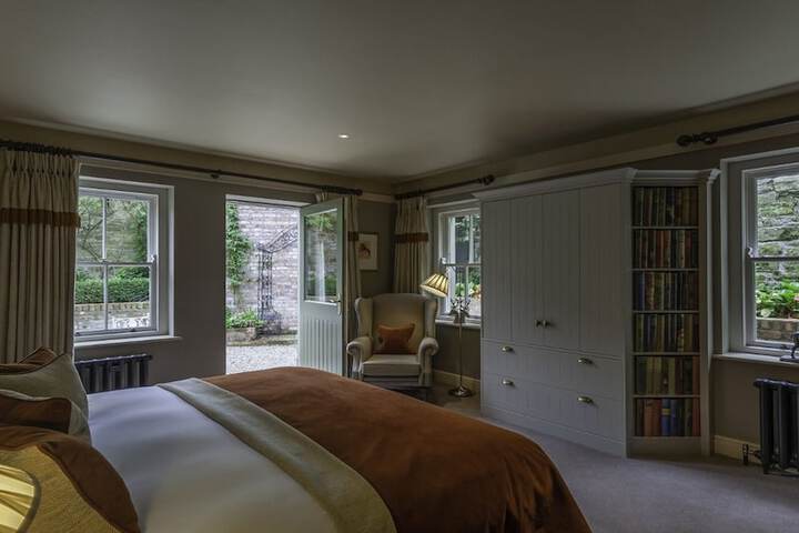 Room 11 of 70