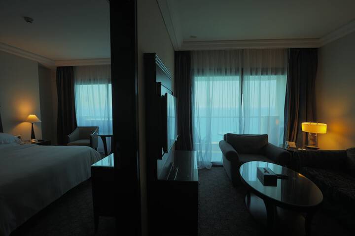 Room 19 of 90