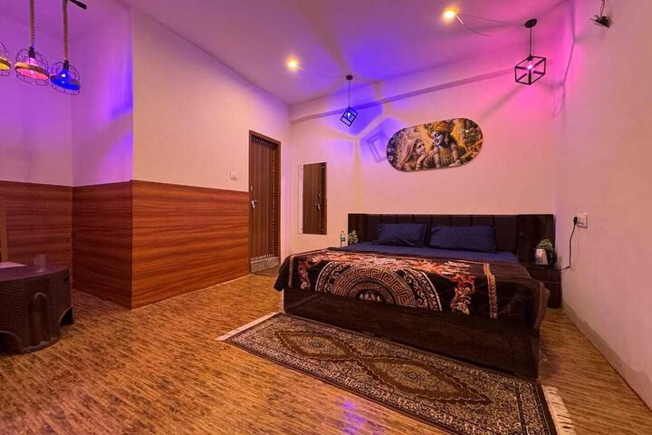 Room 28 of 39