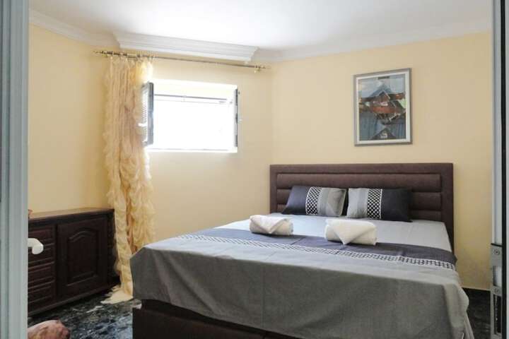 Room 9 of 25