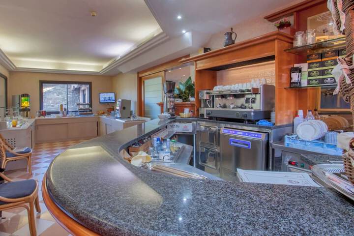 Breakfast/Coffee Service 43 of 71