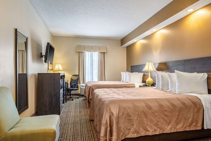 2 Double Beds (9 of 9)