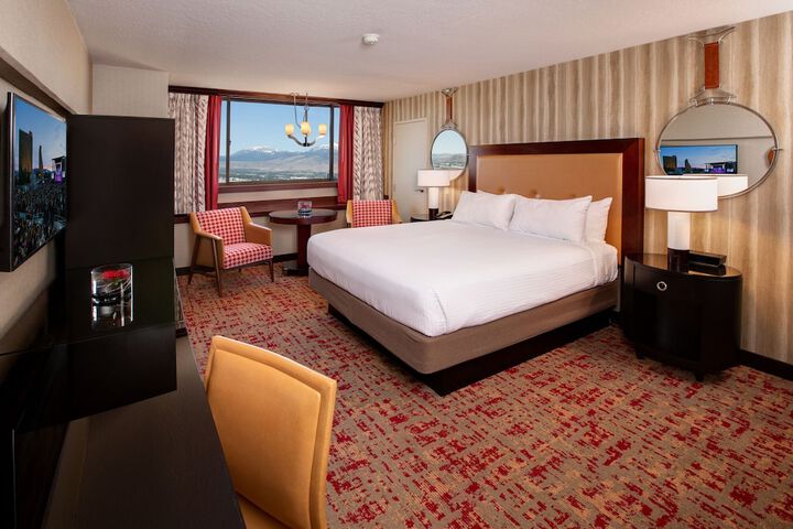 1 King Bed Casino Tower (5 of 11)