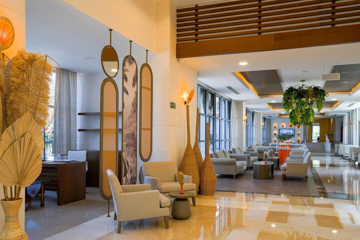 Hotel Interior 16 of 139