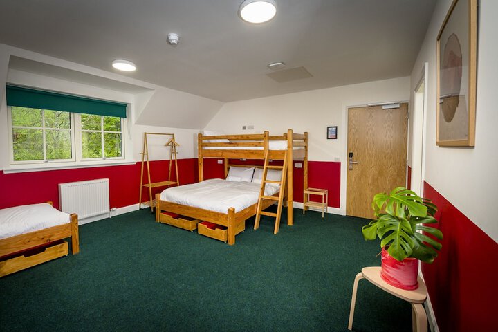 Room 6 of 77