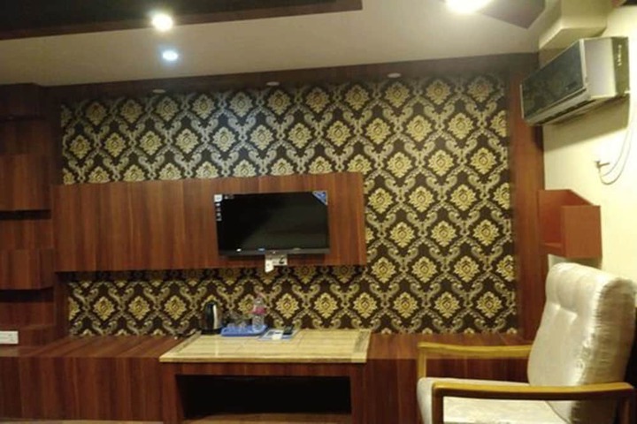 Room 33 of 65