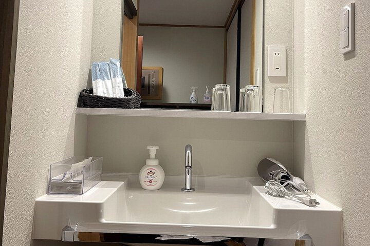 Room 11 of 42