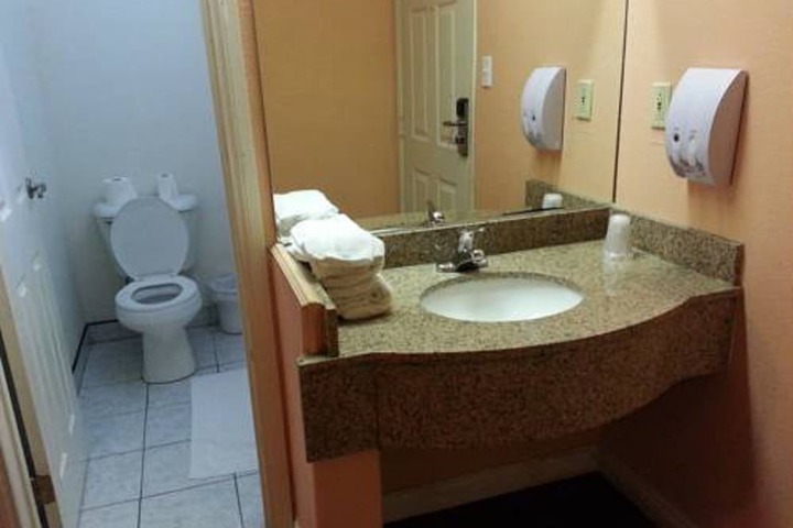 Bathroom sink