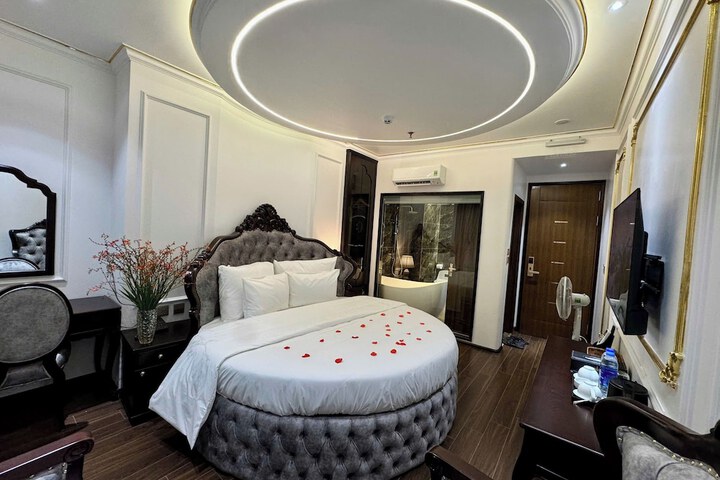 Room 68 of 165